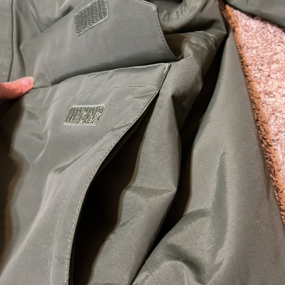 NWT men’s Lands End heavy coat for the winter - Picture 9 of 9